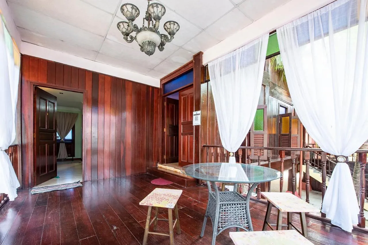 Oyo 90340 Morten Villa Malacca Hotel