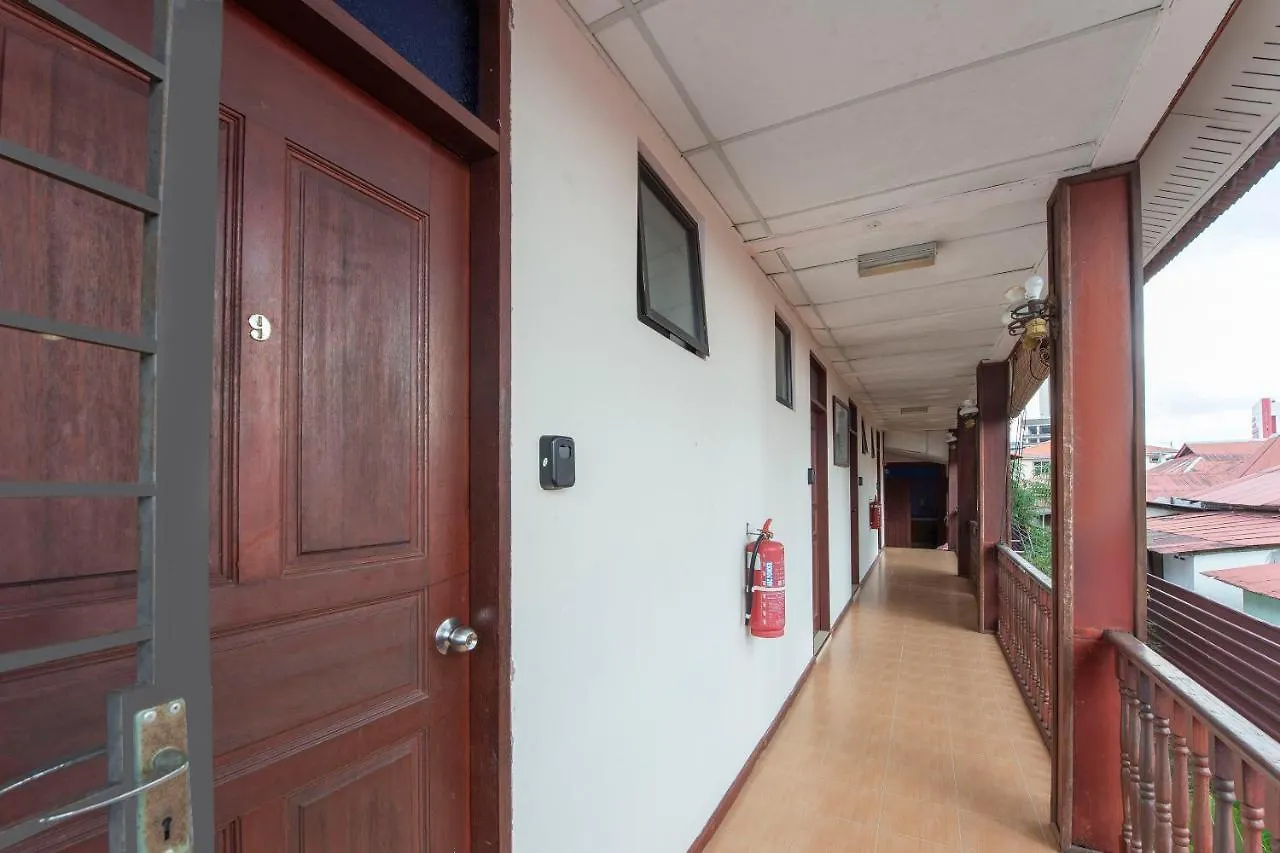 Oyo 90340 Morten Villa Malacca Hotel
