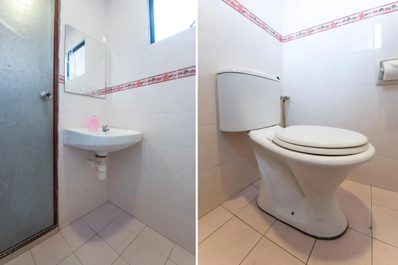 Oyo 90340 Morten Villa Malacca